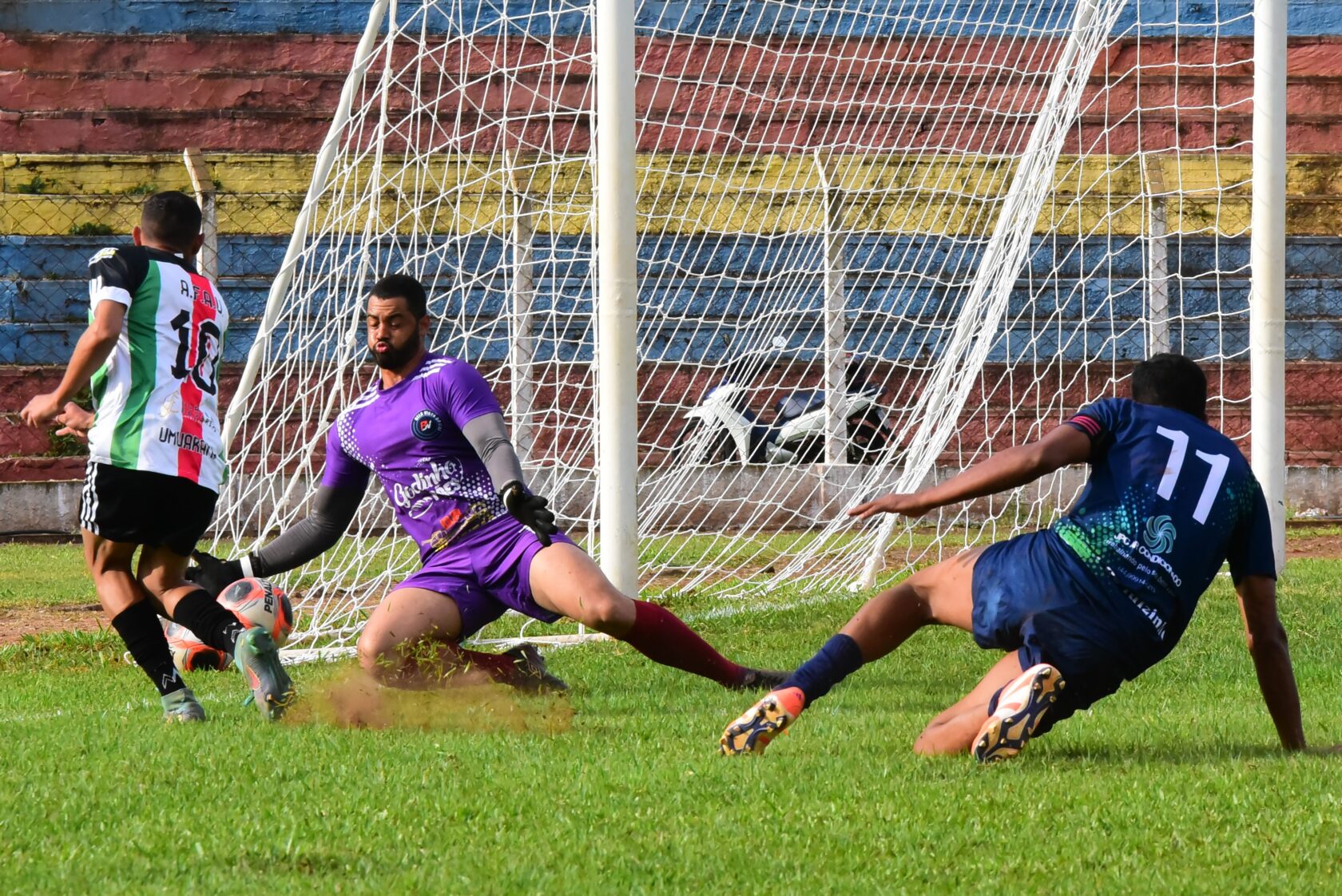 Jornal Ilustrado - O grande jornal do Noroeste do Paraná Jornal Ilustrado - AFAU/Cama Inbox vence Fênix por 4 a 0 na estreia do Amador da Liga Mourãoense