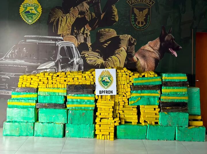 Mais de 800 kg de maconha são apreendidos em abordagem na PR-323 em Umuarama