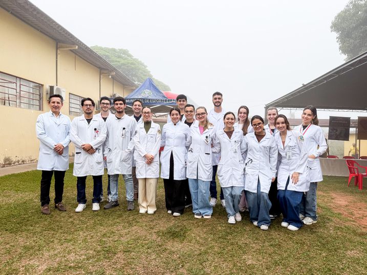 Alunos de Medicina da Unipar participam de ação pelo Dia Nacional de Luta da População em Situação de Rua