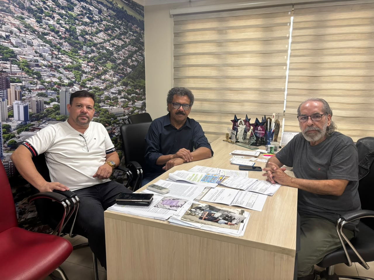 Jornal Ilustrado - O grande jornal do Noroeste do Paraná Jornal Ilustrado - Empresário Jota Júnior apresenta nova assessoria voltada ao crescimento de empresas