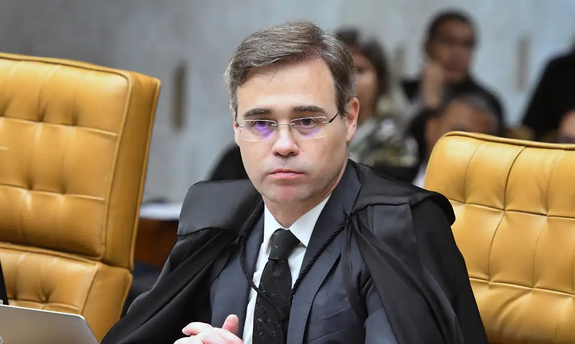 Jornal Ilustrado - Ministro André Mendonça admite encontro com Vorcaro "uma única vez"