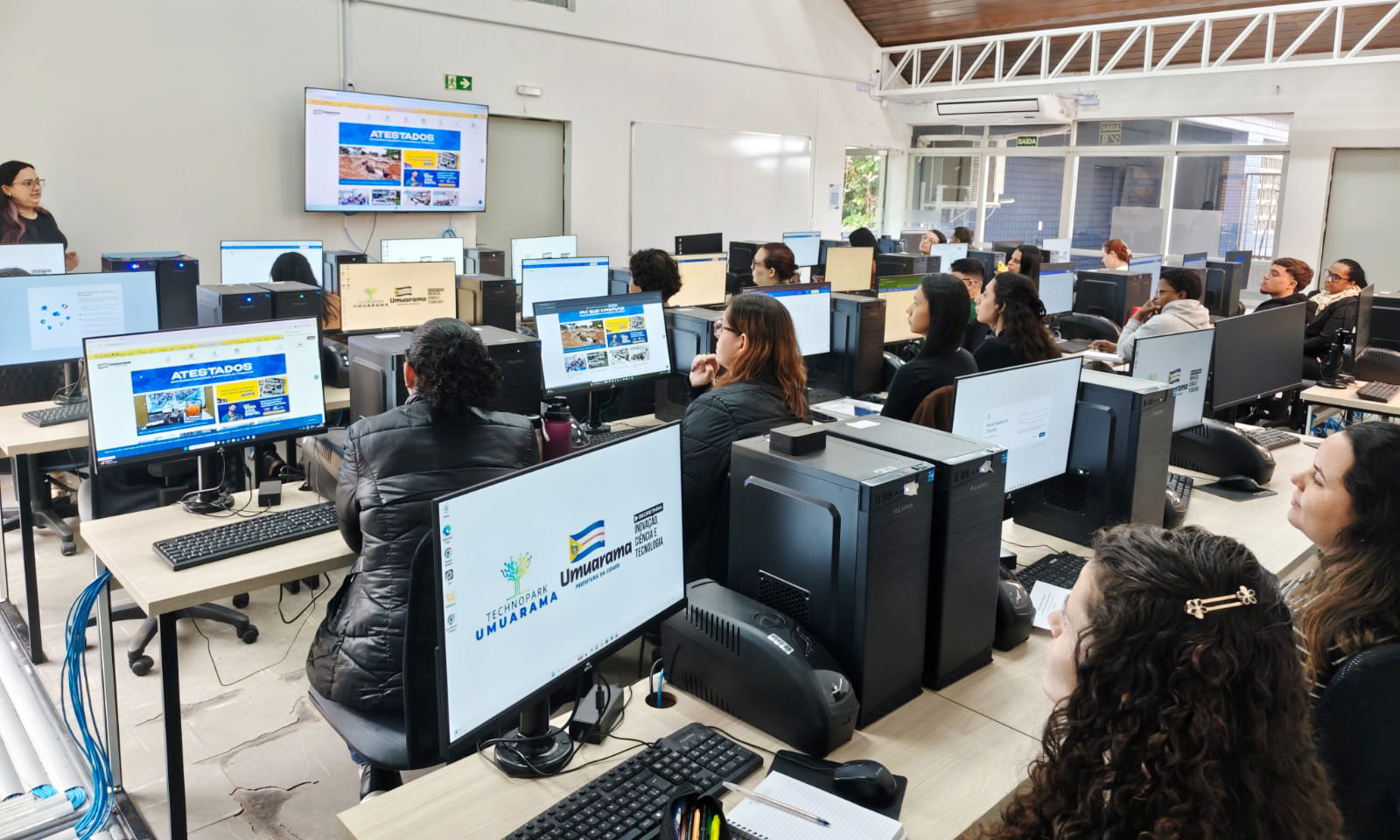 Secretaria de Educação promove formação sobre sistema digital para servidores