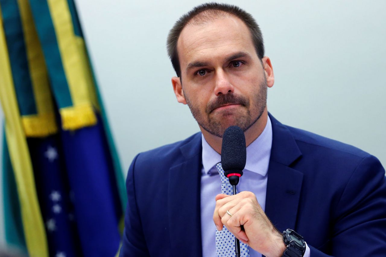 Jornal Ilustrado - O grande jornal do Noroeste do Paraná Jornal Ilustrado - Ministério da Justiça demite Eduardo Bolsonaro por abandono de cargo