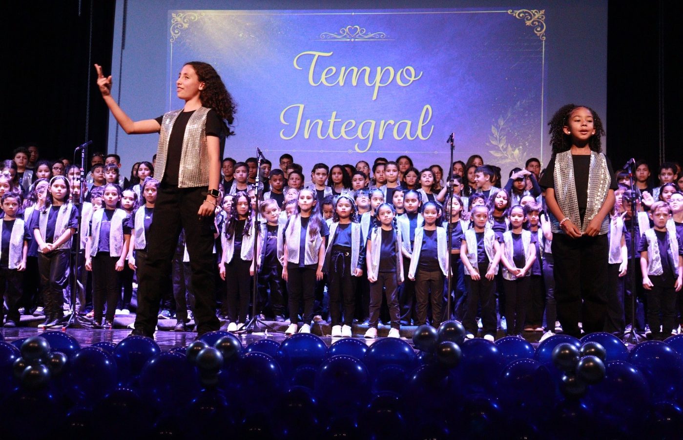 Jornal Ilustrado - Escola Tempo Integral celebra 25 anos com emocionante apresentação musical