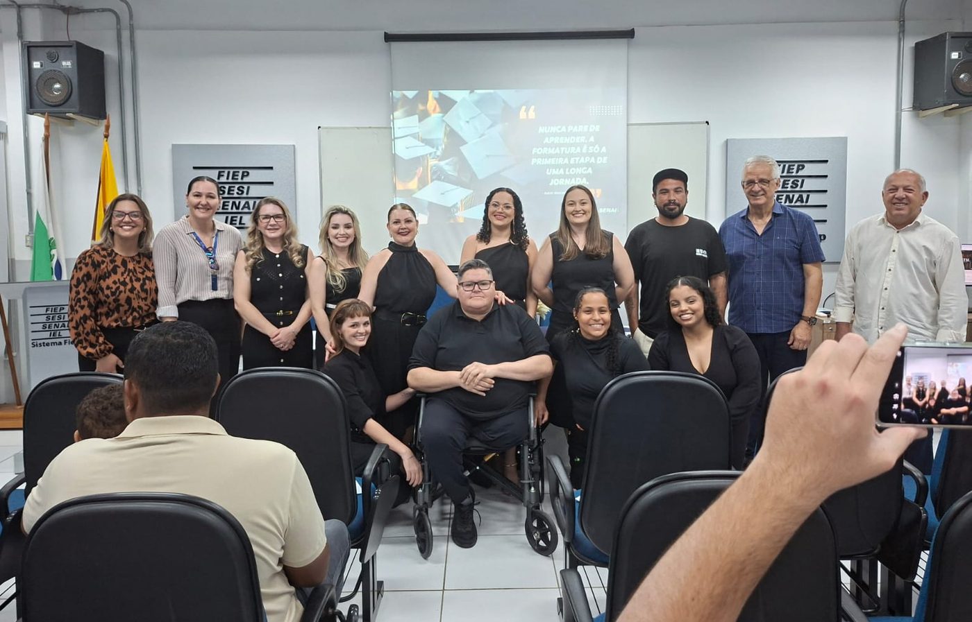 Jornal Ilustrado - O grande jornal do Noroeste do Paraná Jornal Ilustrado - Curso de Modelagem, Corte e Costura forma 12 novos profissionais na cidade