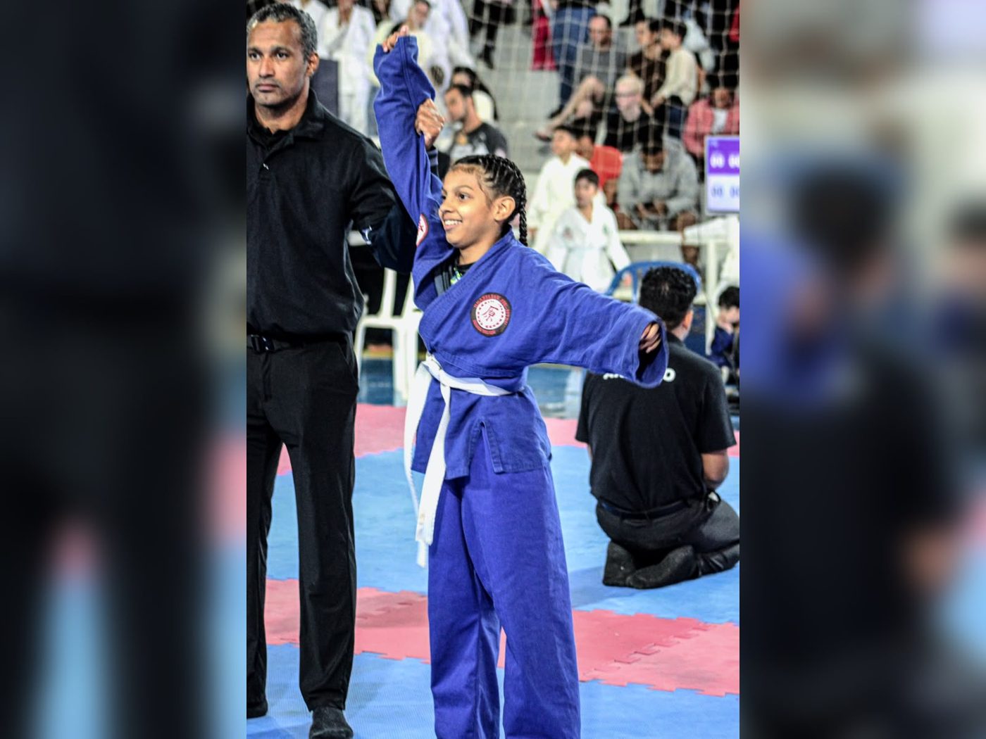 Jornal Ilustrado - Menina de 9 anos de Umuarama busca ajuda para disputar campeonato de jiu-jítsu