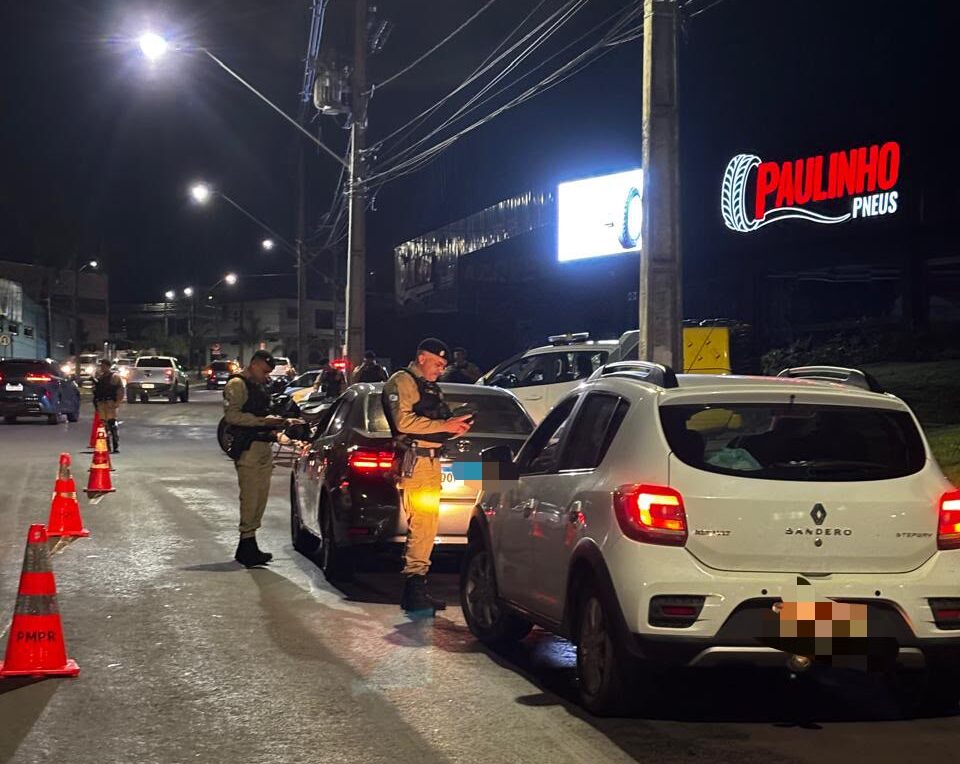Blitz aborda cerca de 30 veículos em Umuarama e recolhe moto com o escapamento irregular em Iporã