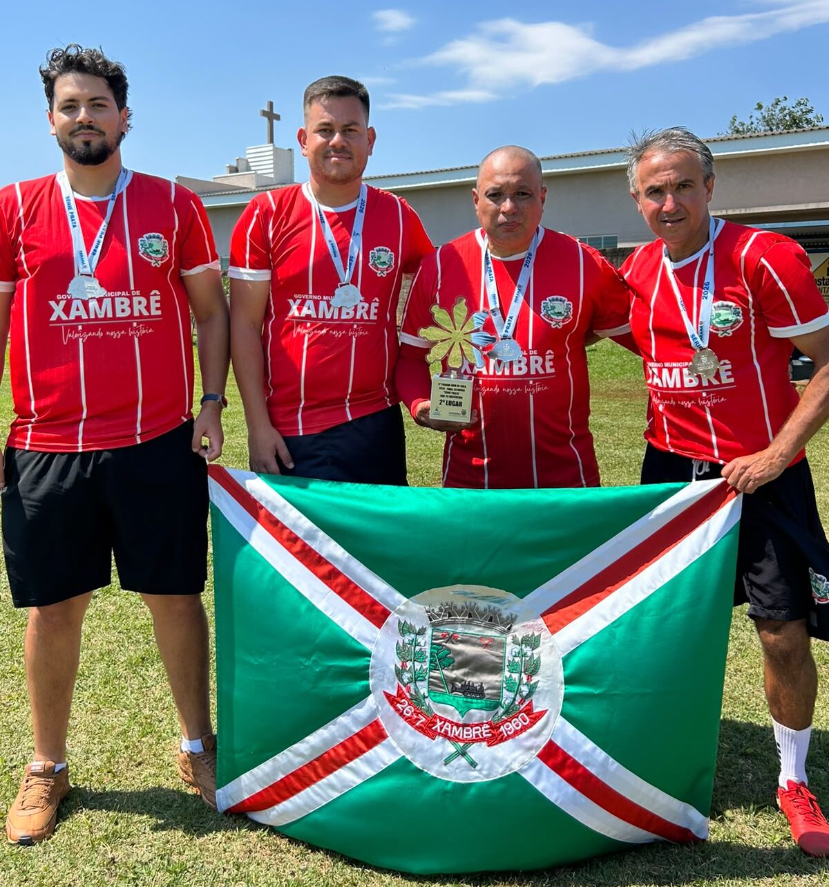 Jornal Ilustrado - O grande jornal do Noroeste do Paraná Jornal Ilustrado - Xambrê conquista vice-campeonato estadual do Paraná Bom de Bola