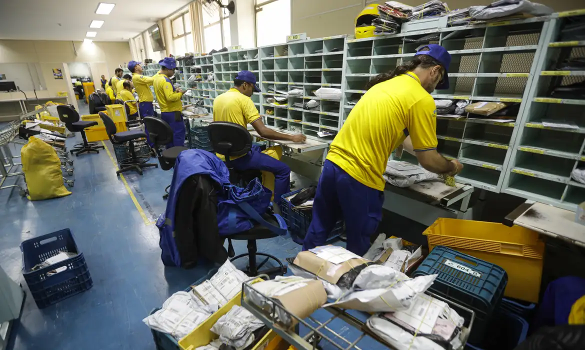 Jornal Ilustrado - O grande jornal do Noroeste do Paraná Jornal Ilustrado - Greve nos Correios: TST determina manutenção de 80% do efetivo