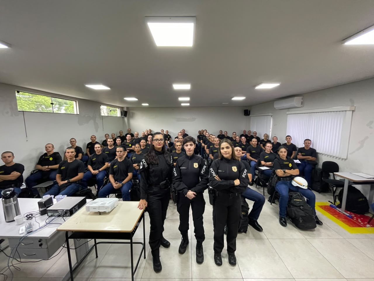 Alunos da PM recebem instrução sobre perícia papiloscópica em Umuarama