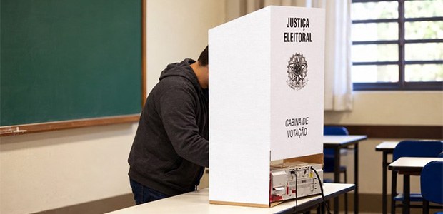 Jornal Ilustrado - TSE: 34,4 mil pessoas votaram após 17h no segundo turno das eleições