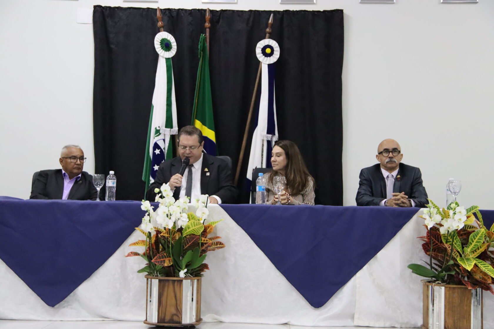 Jornal Ilustrado - Jornalista Ilídio Coelho Sobrinho recebe o Título de Cidadão Honorário de Pérola