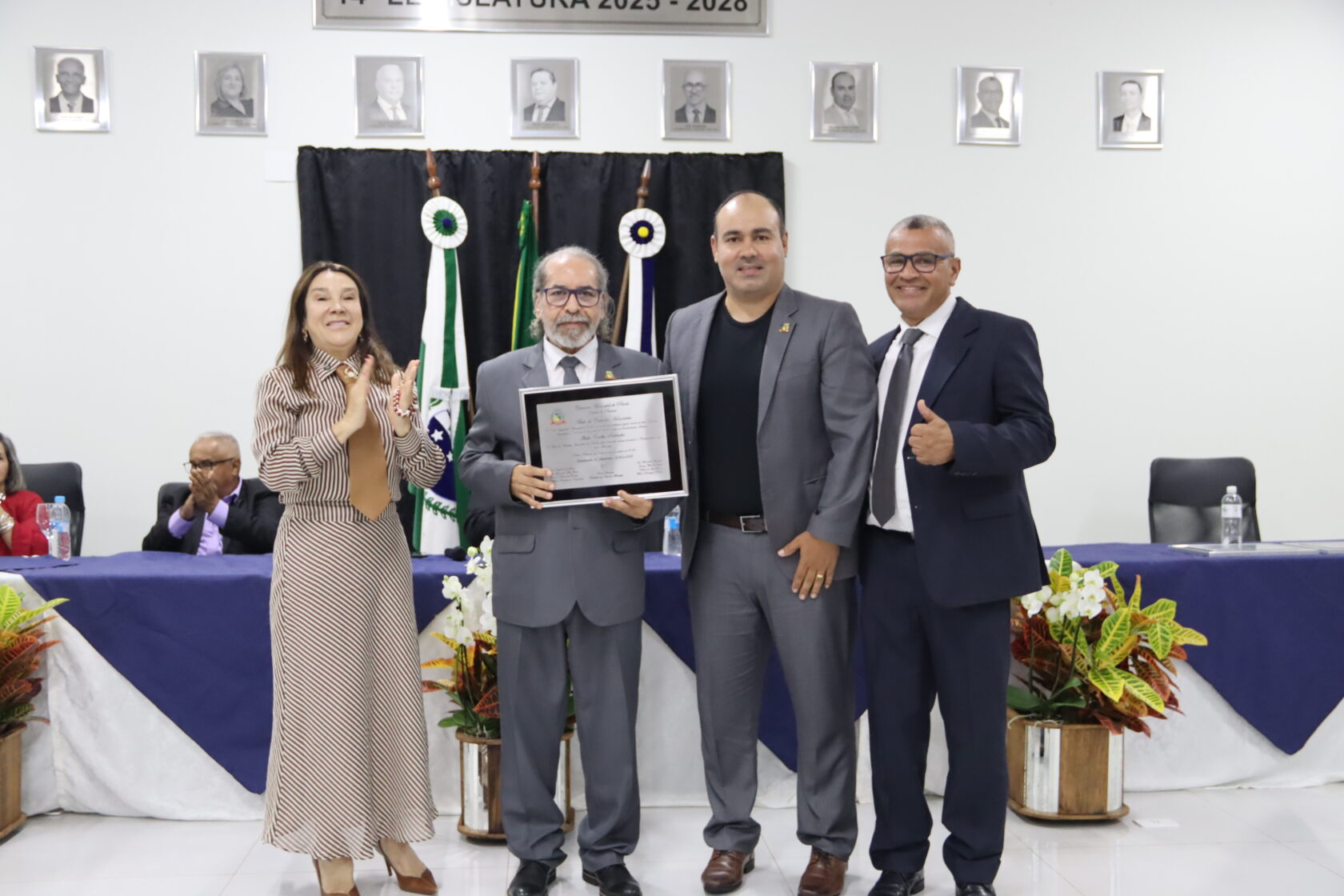 Jornal Ilustrado - Jornalista Ilídio Coelho Sobrinho recebe o Título de Cidadão Honorário de Pérola