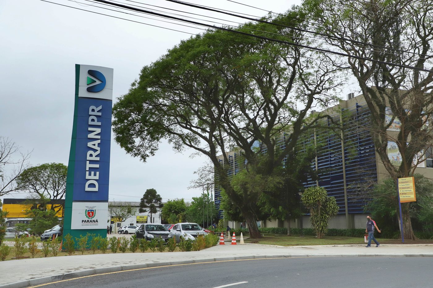 Jornal Ilustrado - Detran-PR fará concurso público com 100 vagas para Agentes e Analistas de Trânsito