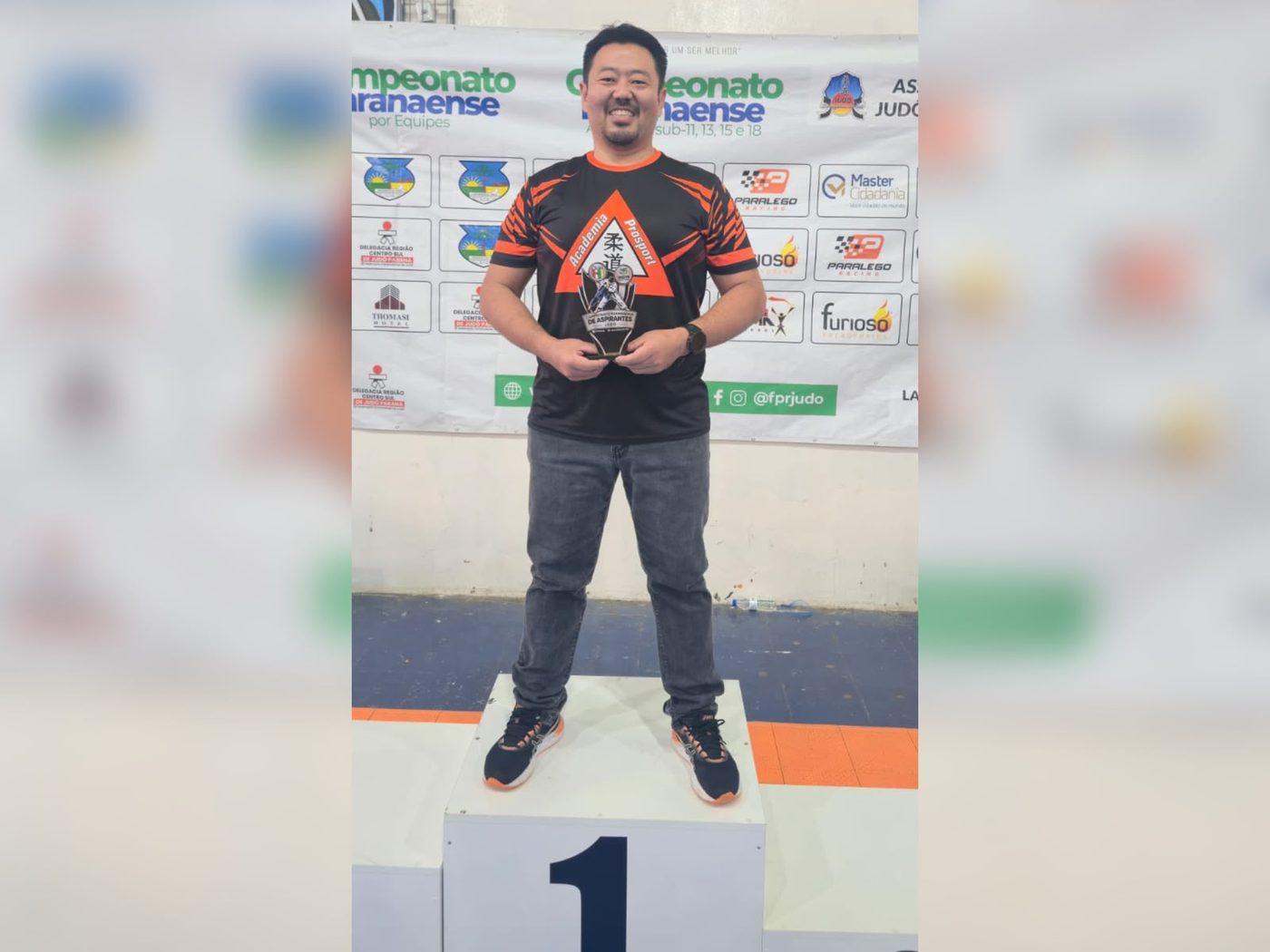 Jornal Ilustrado - Atleta de Umuarama é bicampeão paranaense de judô e precisa de ajuda para seguir competindo