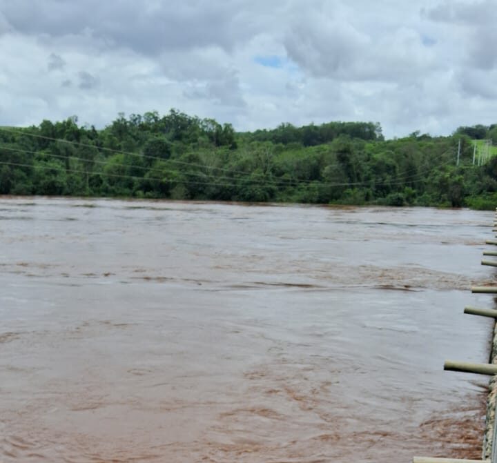 Jornal Ilustrado - Chuvas elevam nível dos rios Piquiri e Goioerê e colocam rodovias em alerta no Paraná