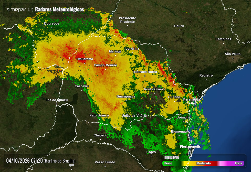 Domingo de eleição começou com chuva e vento de mais de 67 km em Umuarama