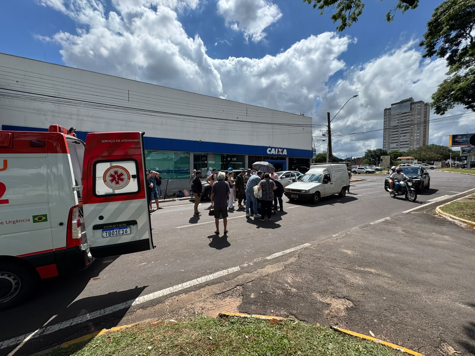 Jornal Ilustrado - Idosa é atropelada por Fiorino enquanto atravessava faixa de pedestres em Umuarama