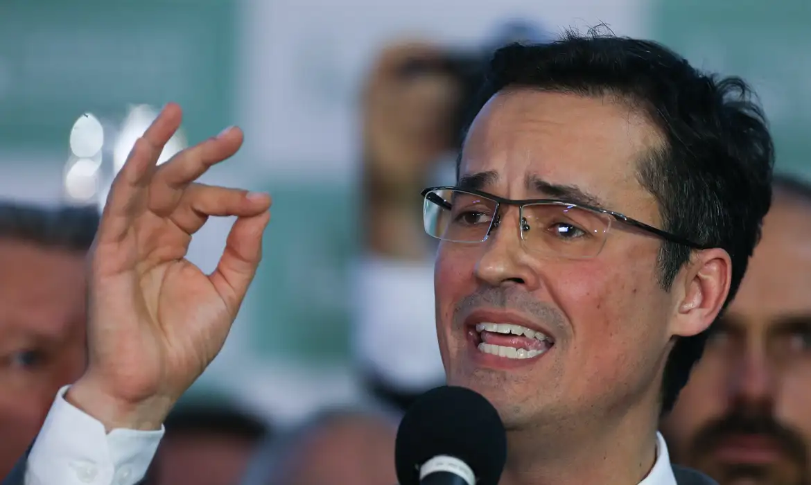 Jornal Ilustrado - TSE adia julgamento sobre candidatura de Deltan Dallagnol ao Senado